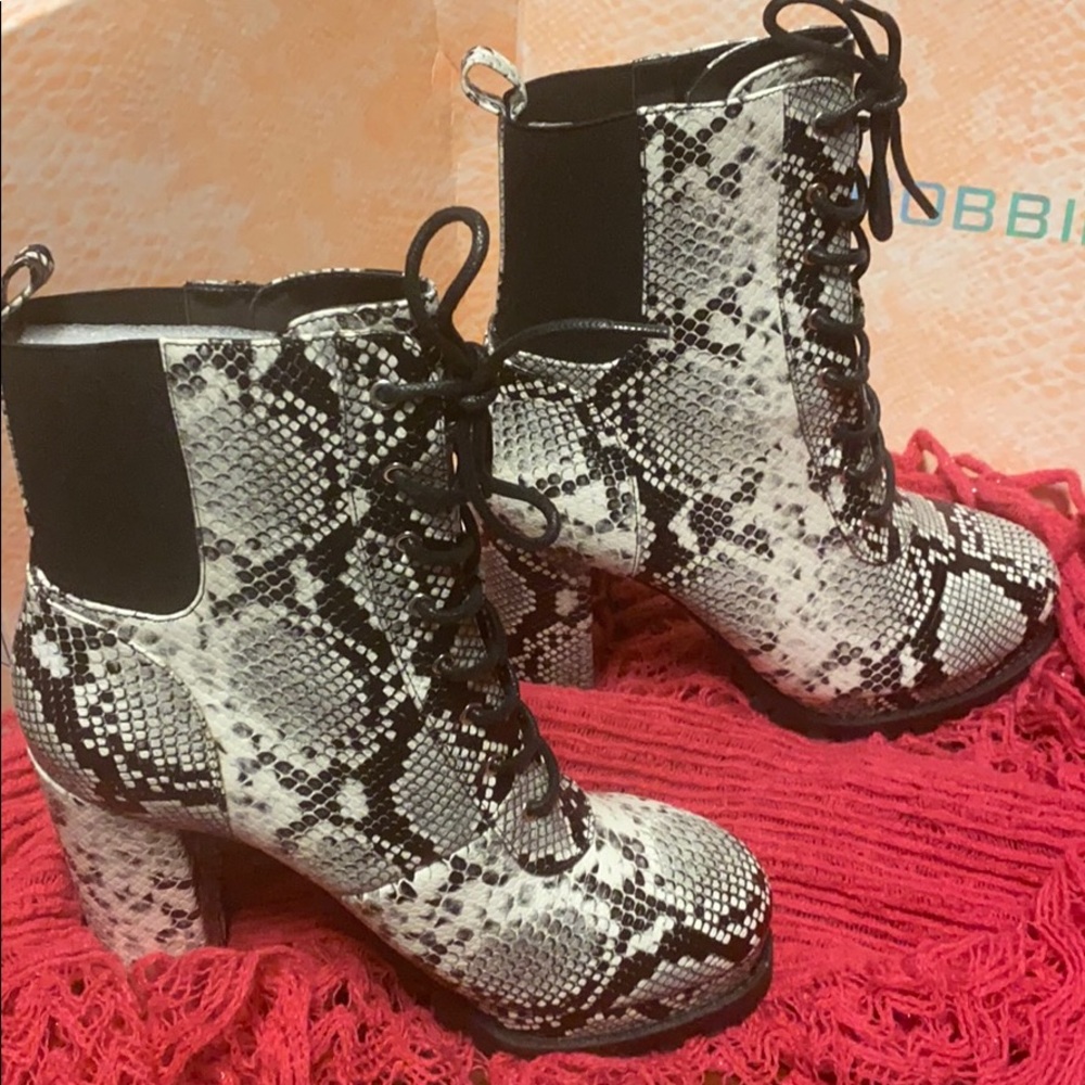 Snake print boots (brand new)